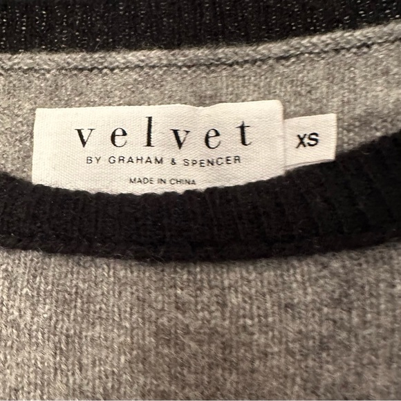 Velvet by Graham and Spencer Cashmere Colorblock Sweater, size XS - Picture 5 of 5
